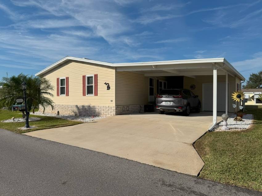 Winter Haven, FL Mobile Home for Sale located at 1609 Glen Abby Four Lakes Golf & Country Club